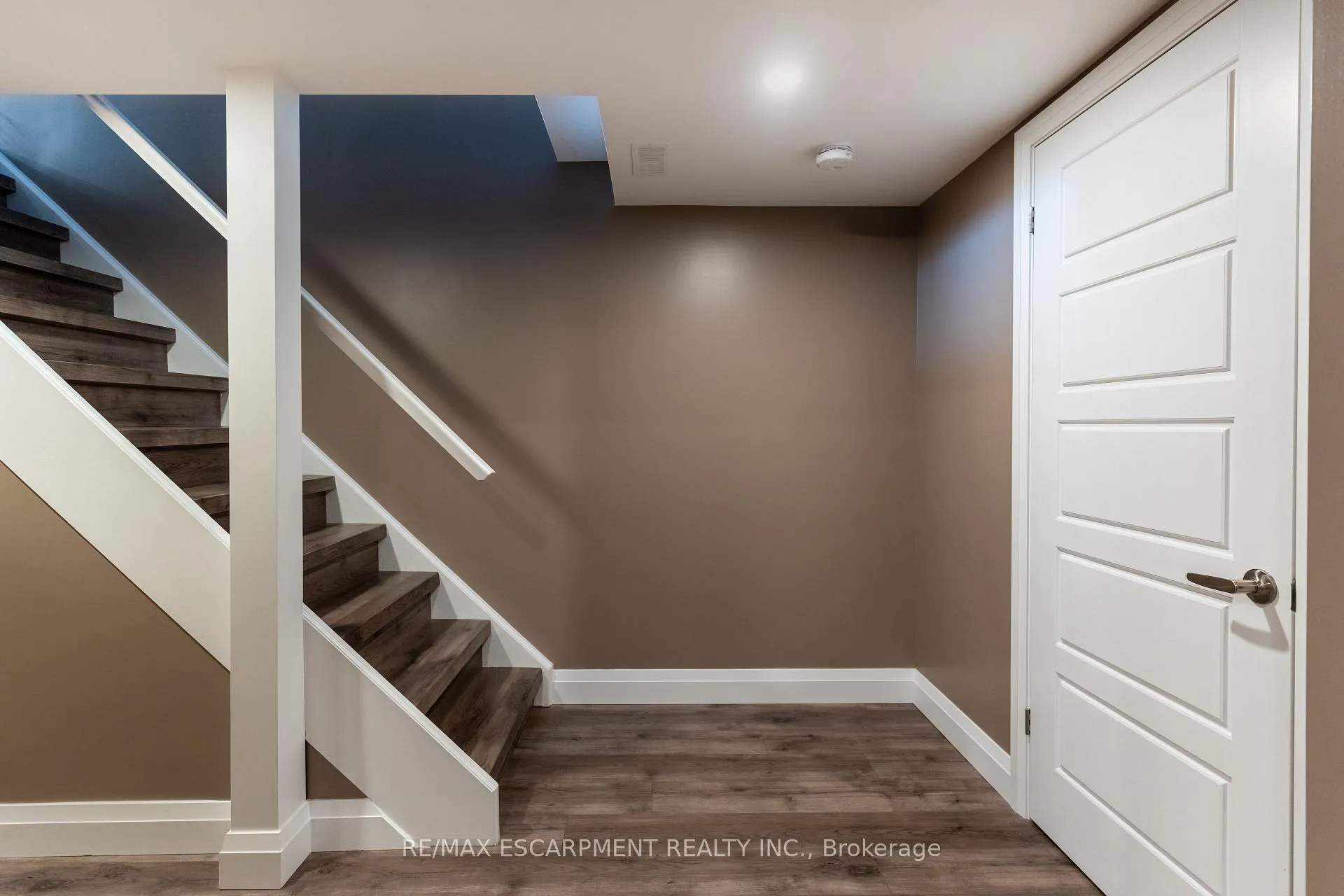 Photo 32 of 569 Rosseau Road, Hamilton, Rosedale — HOMEH