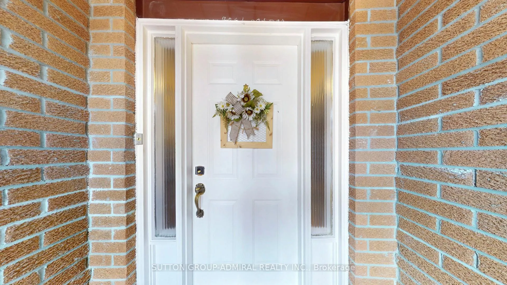 Photo 3 of 54 Brandy Crescent, Vaughan, East Woodbridge — HOMEH