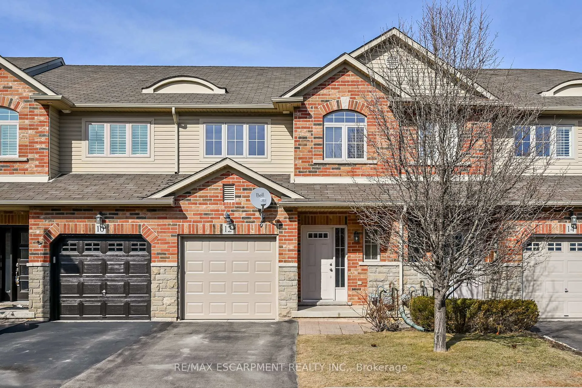 Photo 1 of 12 Marina Point Crescent, Hamilton, Stoney Creek — HOMEH