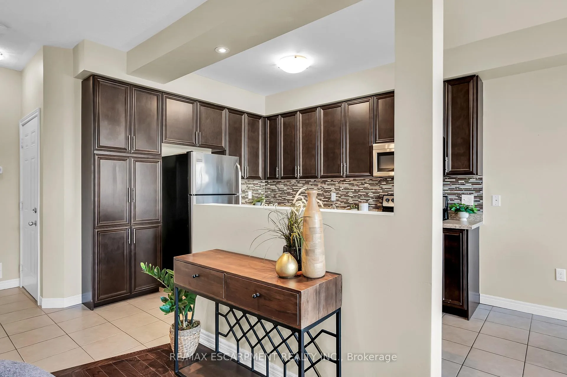 Photo 14 of 12 Marina Point Crescent, Hamilton, Stoney Creek — HOMEH