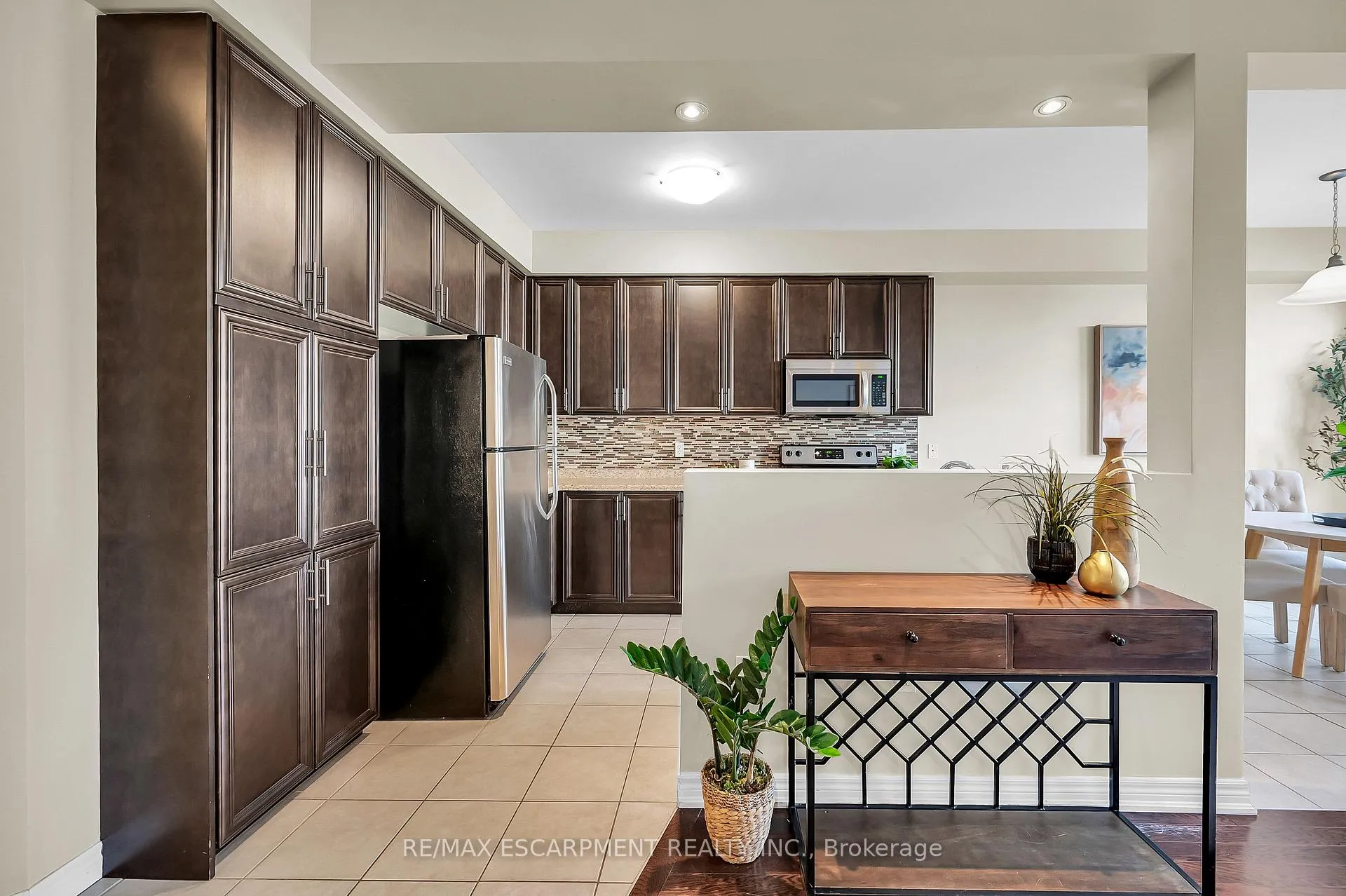 Photo 15 of 12 Marina Point Crescent, Hamilton, Stoney Creek — HOMEH