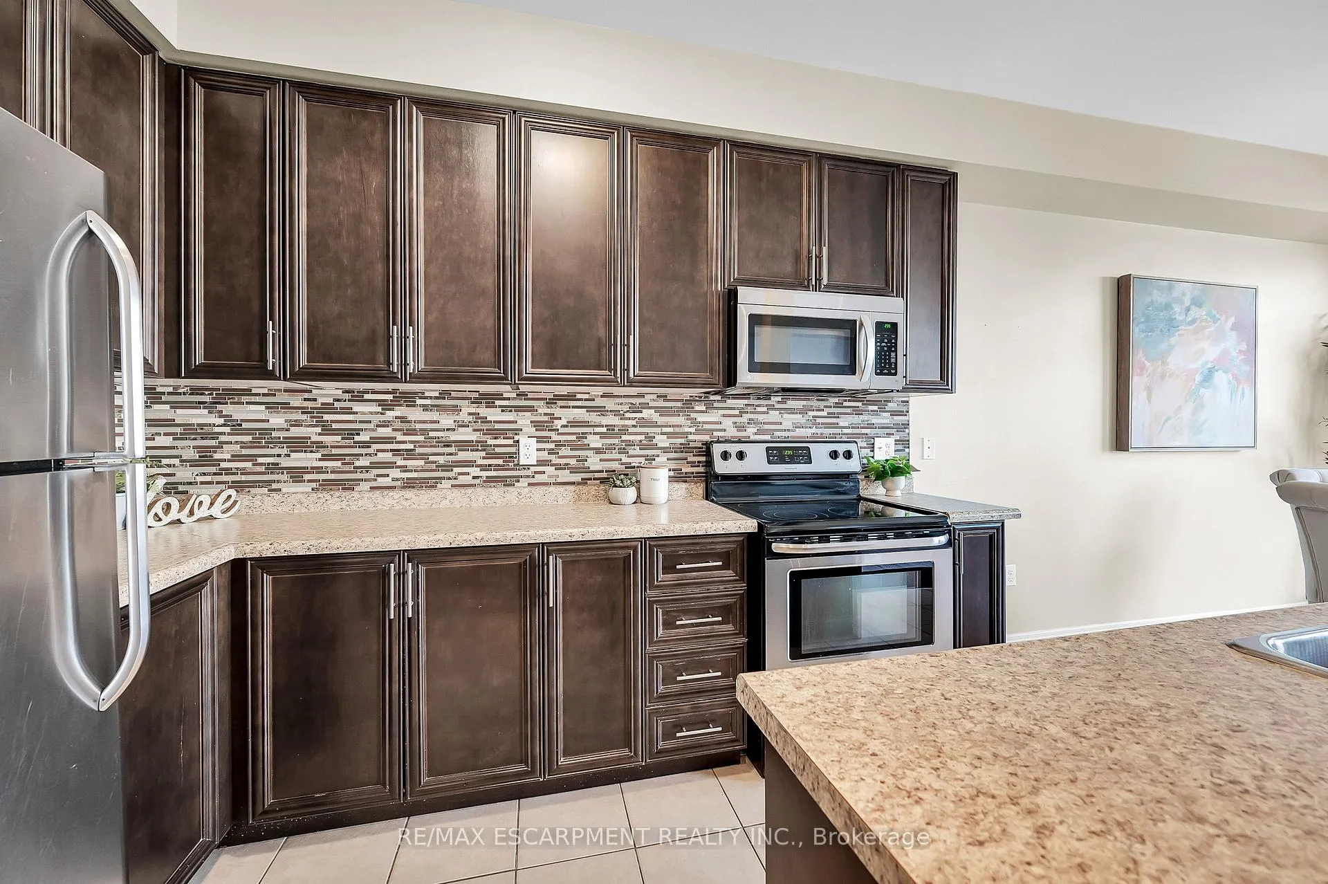 Photo 16 of 12 Marina Point Crescent, Hamilton, Stoney Creek — HOMEH