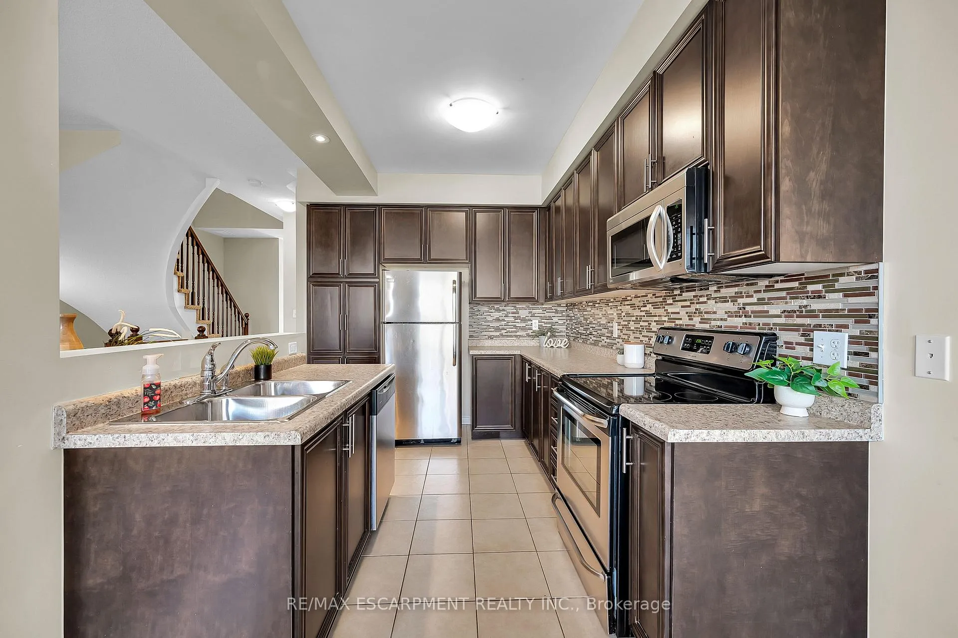 Photo 20 of 12 Marina Point Crescent, Hamilton, Stoney Creek — HOMEH