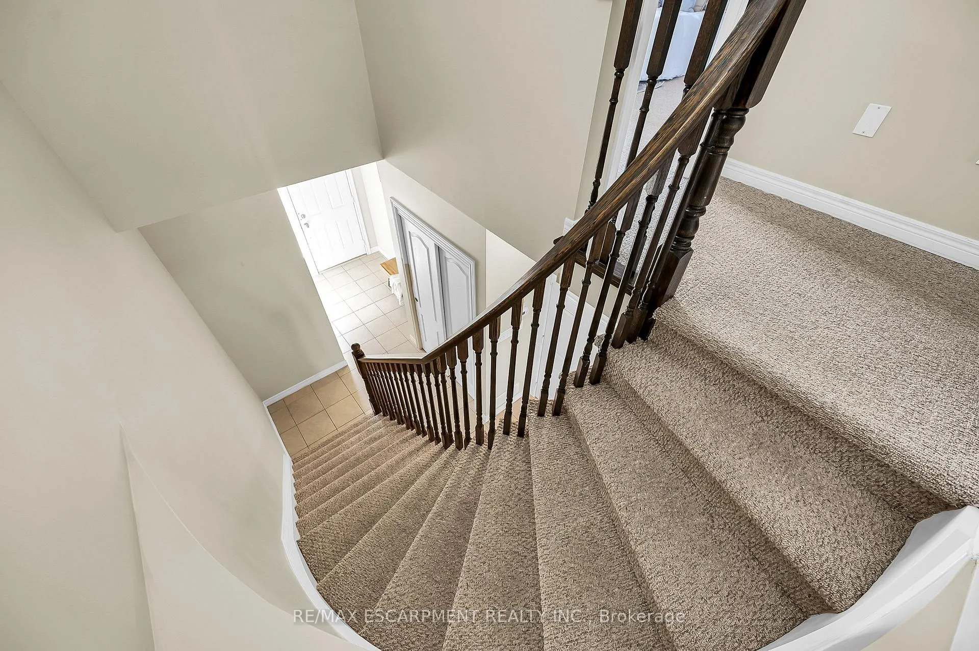 Photo 36 of 12 Marina Point Crescent, Hamilton, Stoney Creek — HOMEH