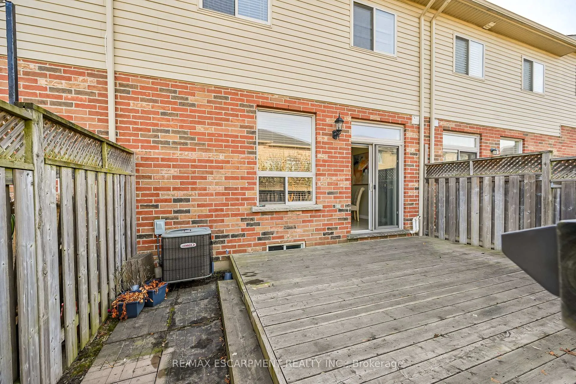 Photo 43 of 12 Marina Point Crescent, Hamilton, Stoney Creek — HOMEH