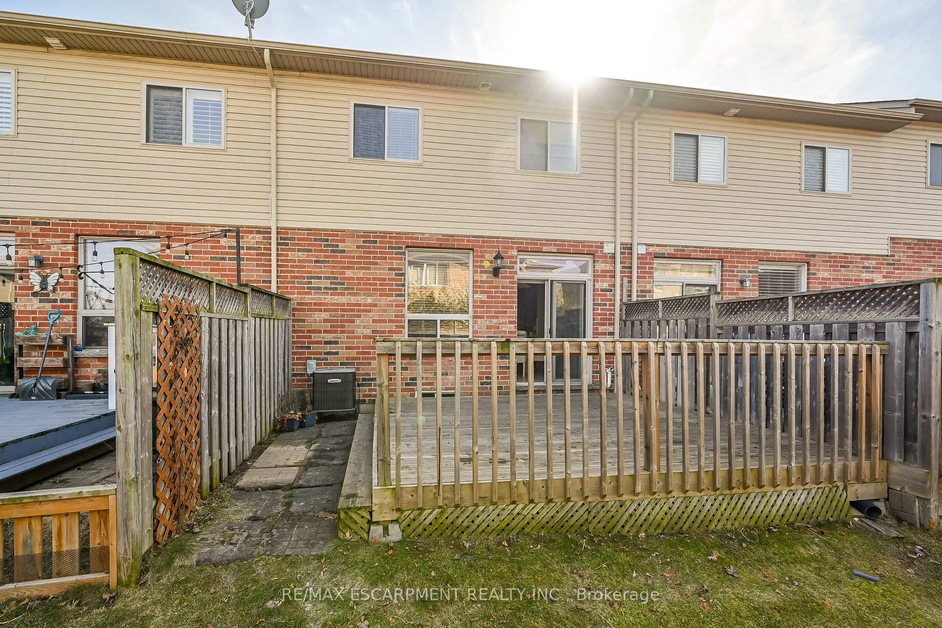 Photo 44 of 12 Marina Point Crescent, Hamilton, Stoney Creek — HOMEH