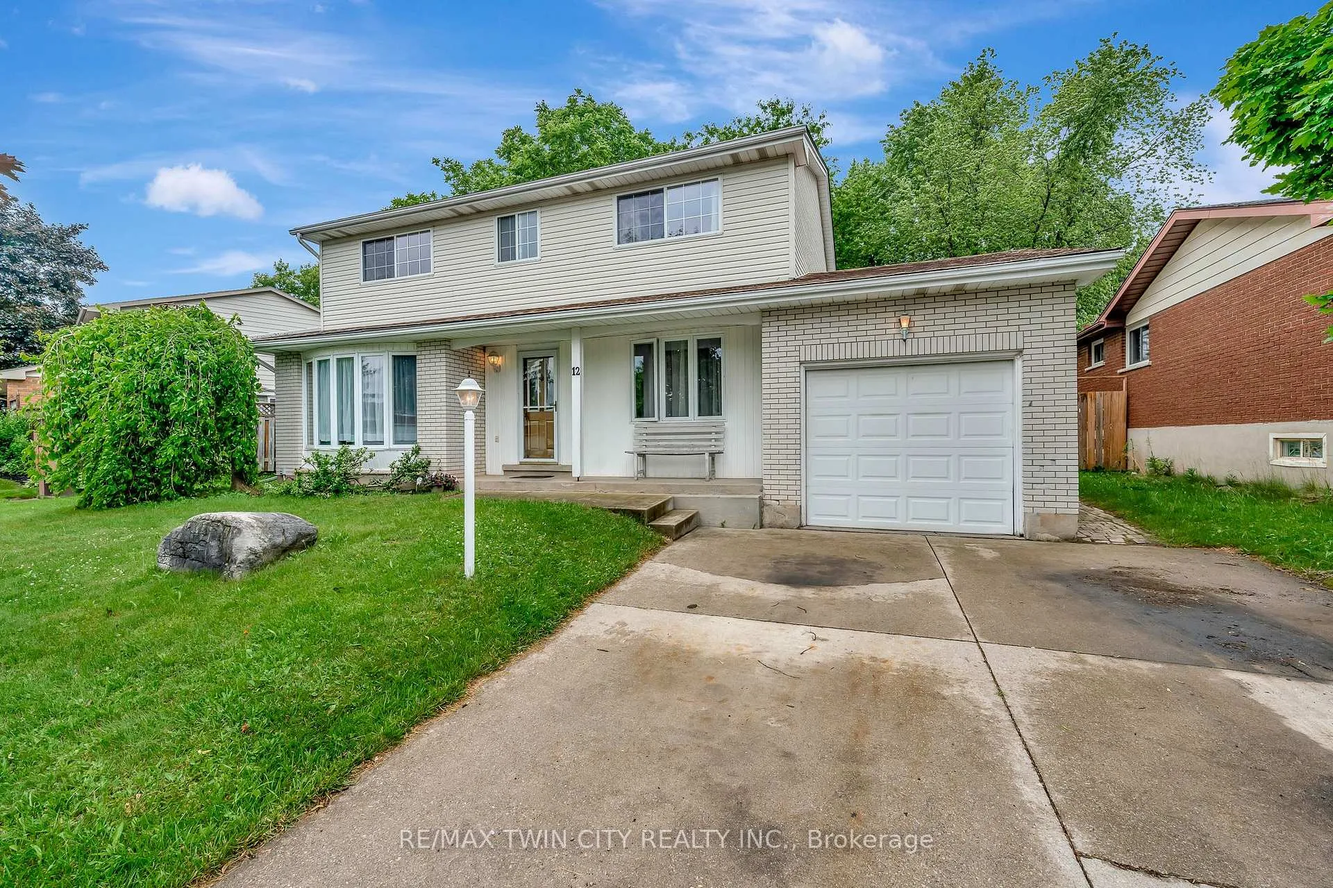 Photo 2 of 12 Forestwood Drive, Kitchener — HOMEH