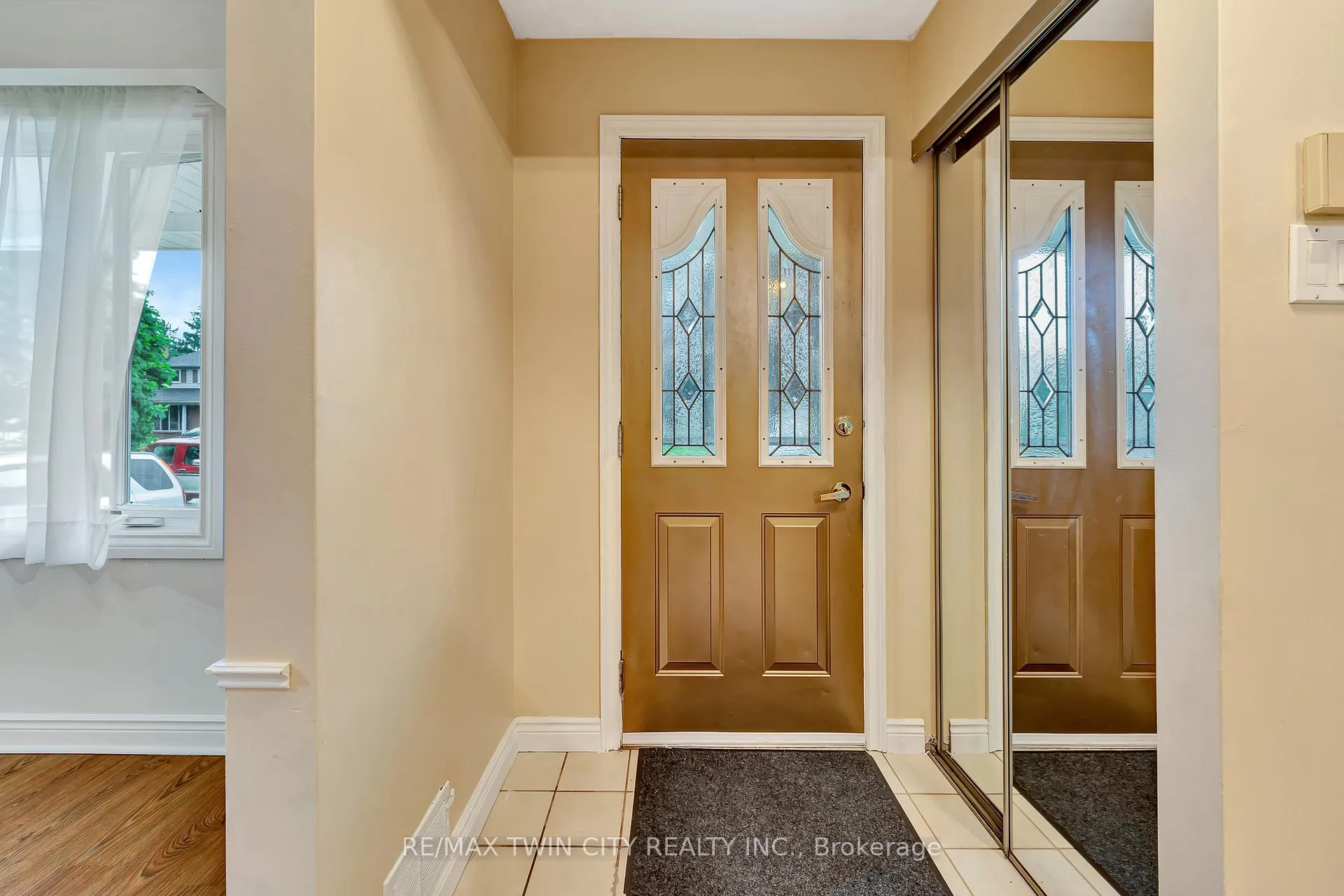Photo 4 of 12 Forestwood Drive, Kitchener — HOMEH