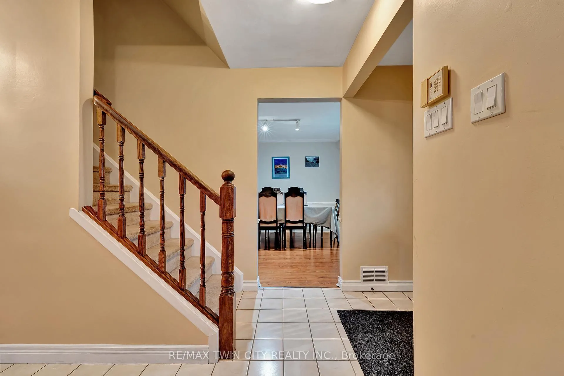 Photo 6 of 12 Forestwood Drive, Kitchener — HOMEH