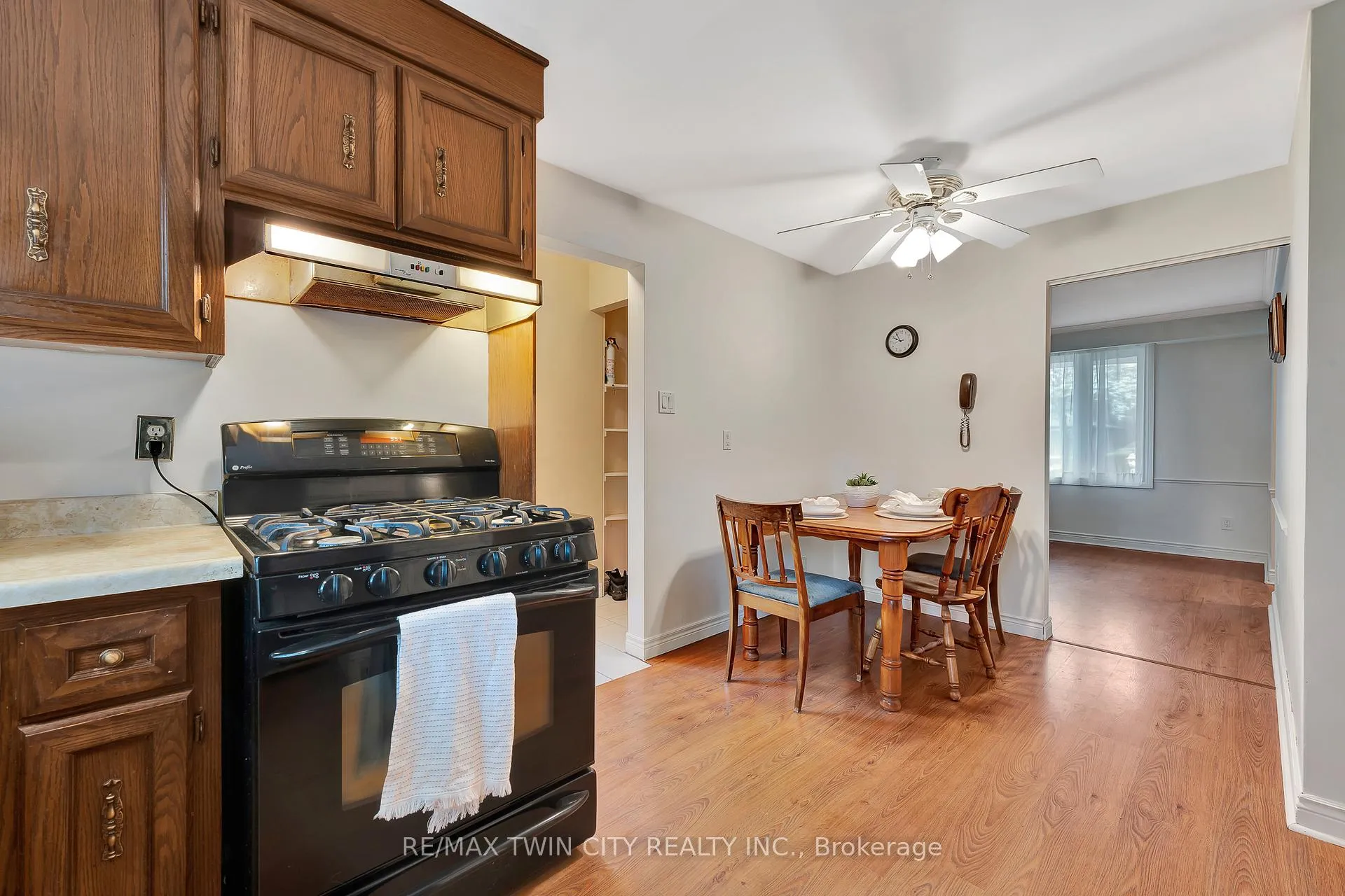 Photo 14 of 12 Forestwood Drive, Kitchener — HOMEH