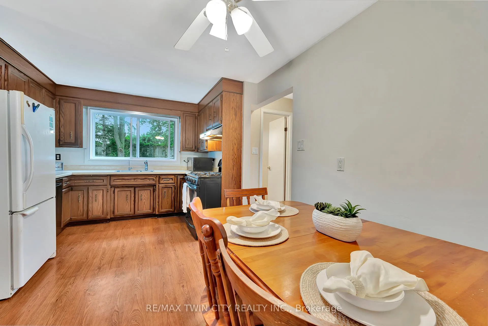 Photo 15 of 12 Forestwood Drive, Kitchener — HOMEH