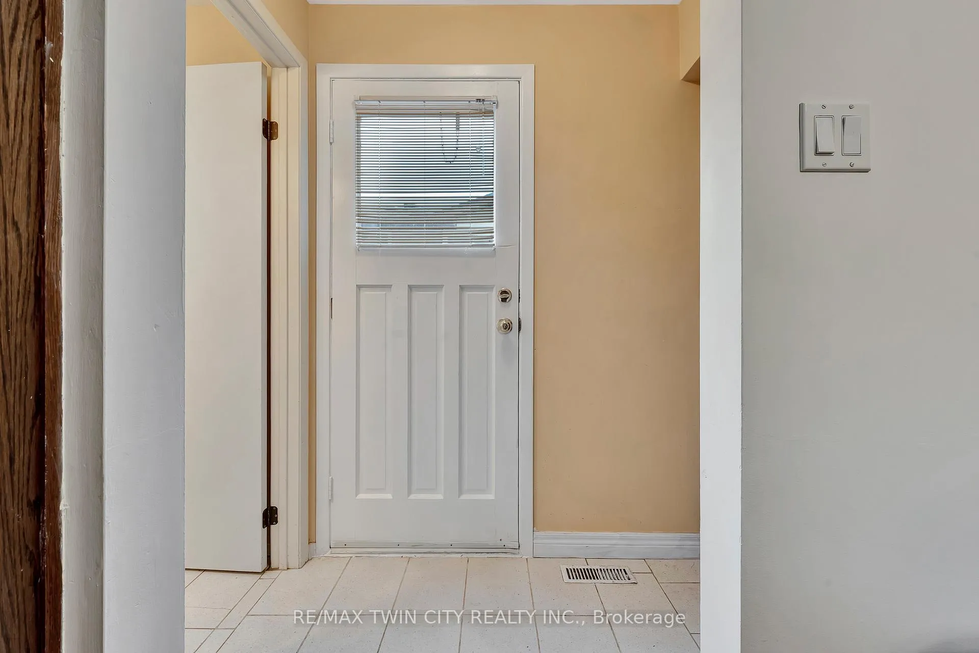 Photo 20 of 12 Forestwood Drive, Kitchener — HOMEH