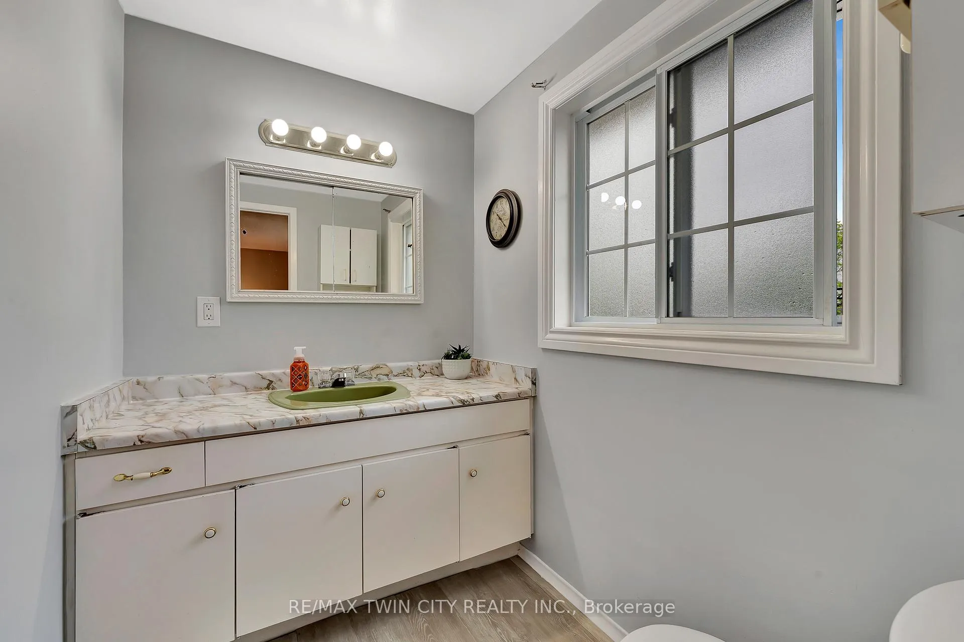 Photo 23 of 12 Forestwood Drive, Kitchener — HOMEH