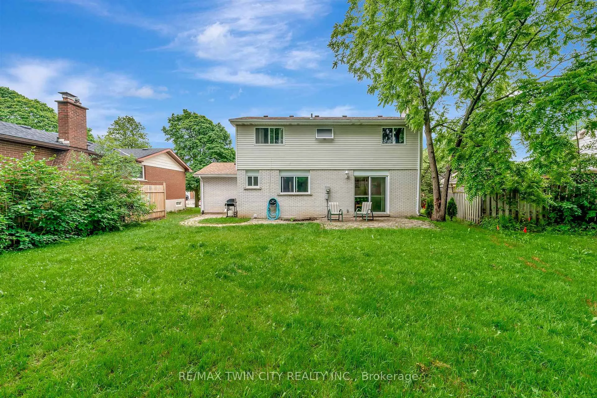 Photo 36 of 12 Forestwood Drive, Kitchener — HOMEH