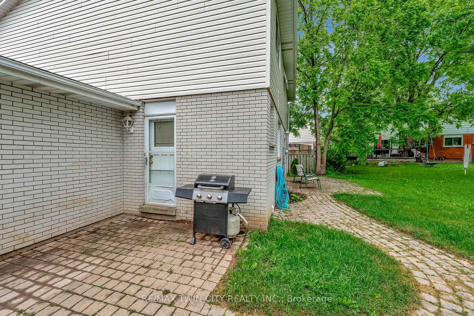 Photo 37 of 12 Forestwood Drive, Kitchener — HOMEH