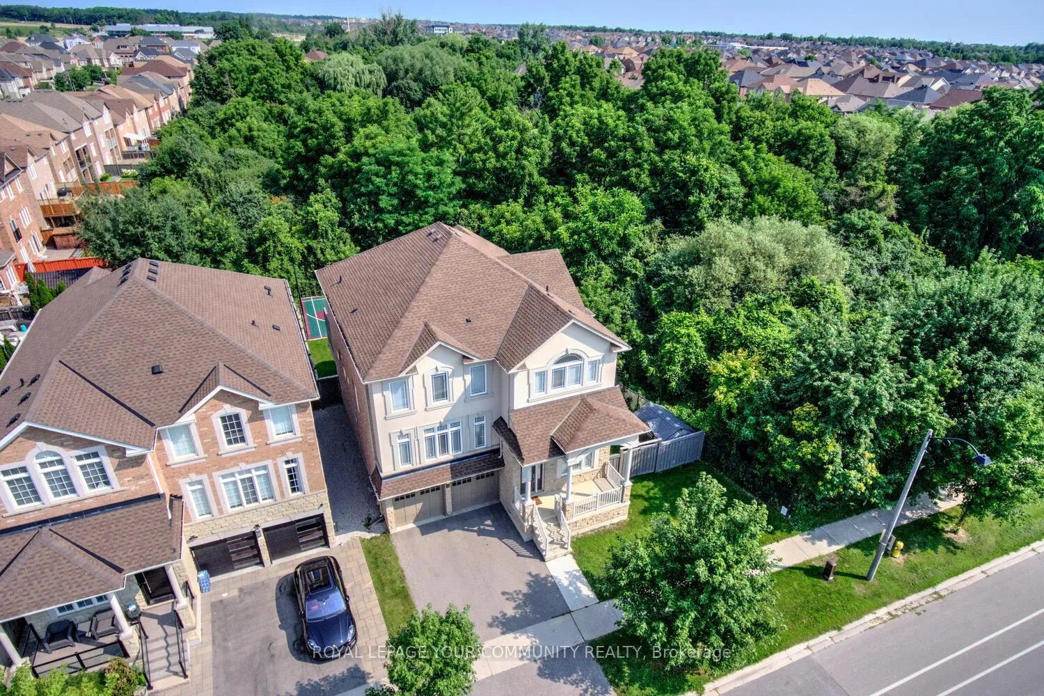 Photo 2 of 136 Lebovic Campus Drive, Vaughan, Patterson — HOMEH