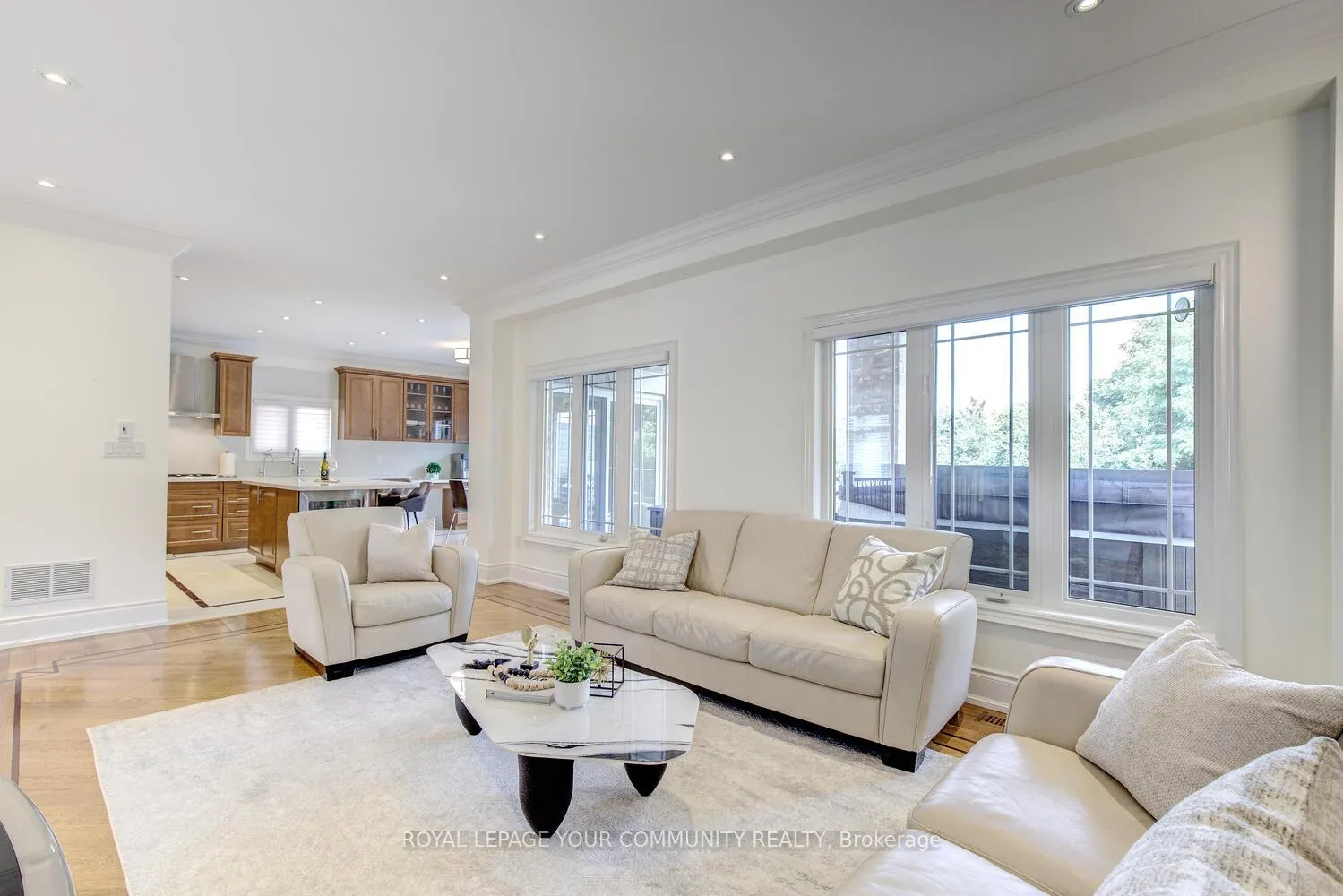 Photo 12 of 136 Lebovic Campus Drive, Vaughan, Patterson — HOMEH