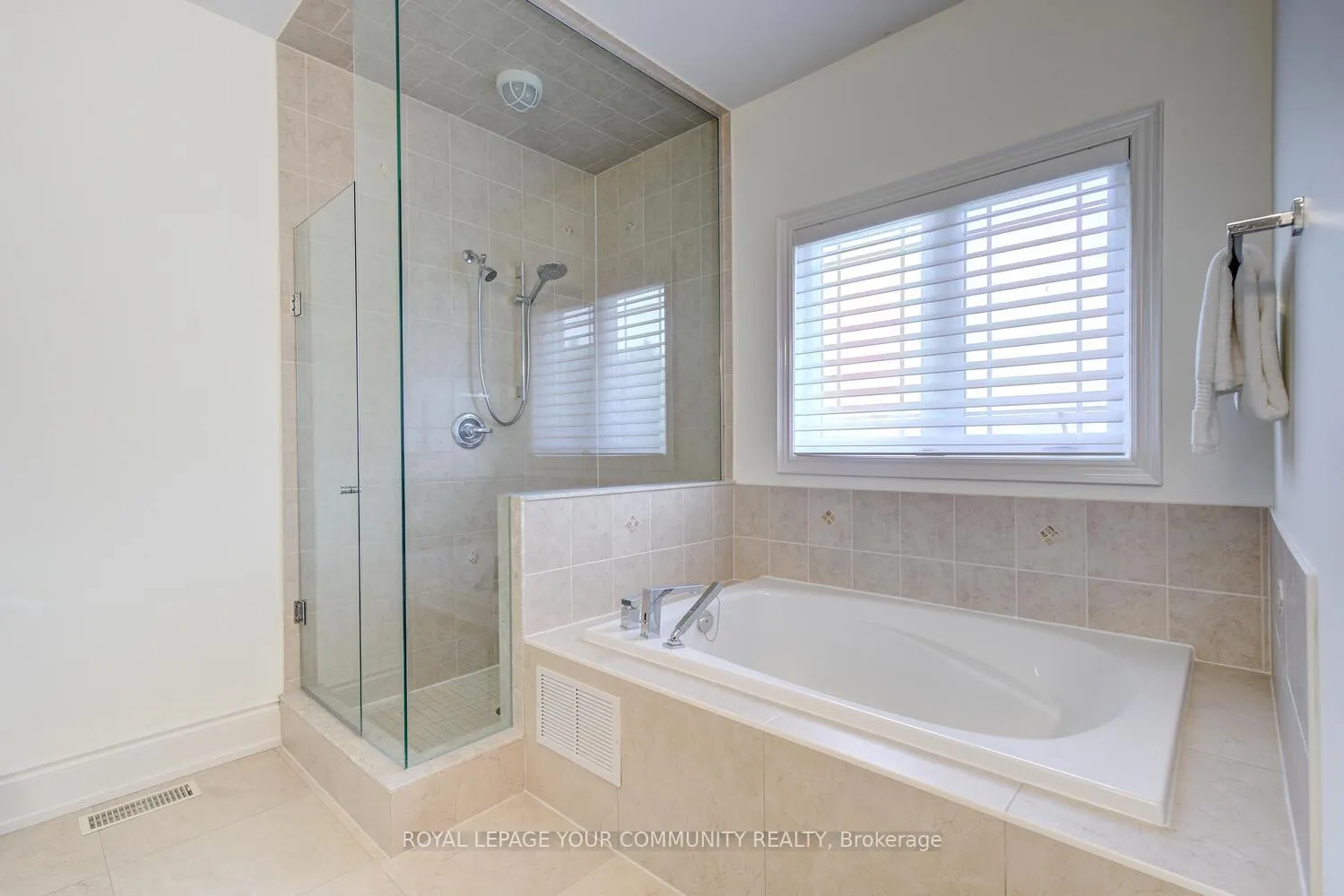 Photo 21 of 136 Lebovic Campus Drive, Vaughan, Patterson — HOMEH