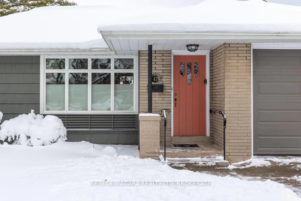 Photo 2 of 47 Thorndale Avenue, St. Catharines, Haig — HOMEH