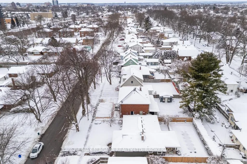 Photo 28 of 47 Thorndale Avenue, St. Catharines, Haig — HOMEH
