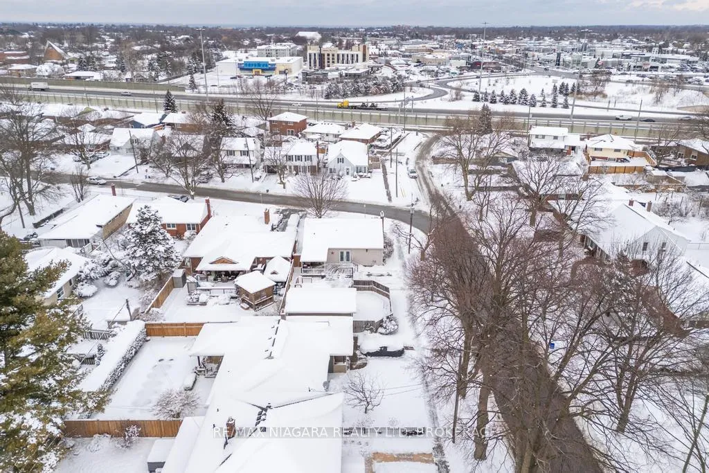 Photo 30 of 47 Thorndale Avenue, St. Catharines, Haig — HOMEH
