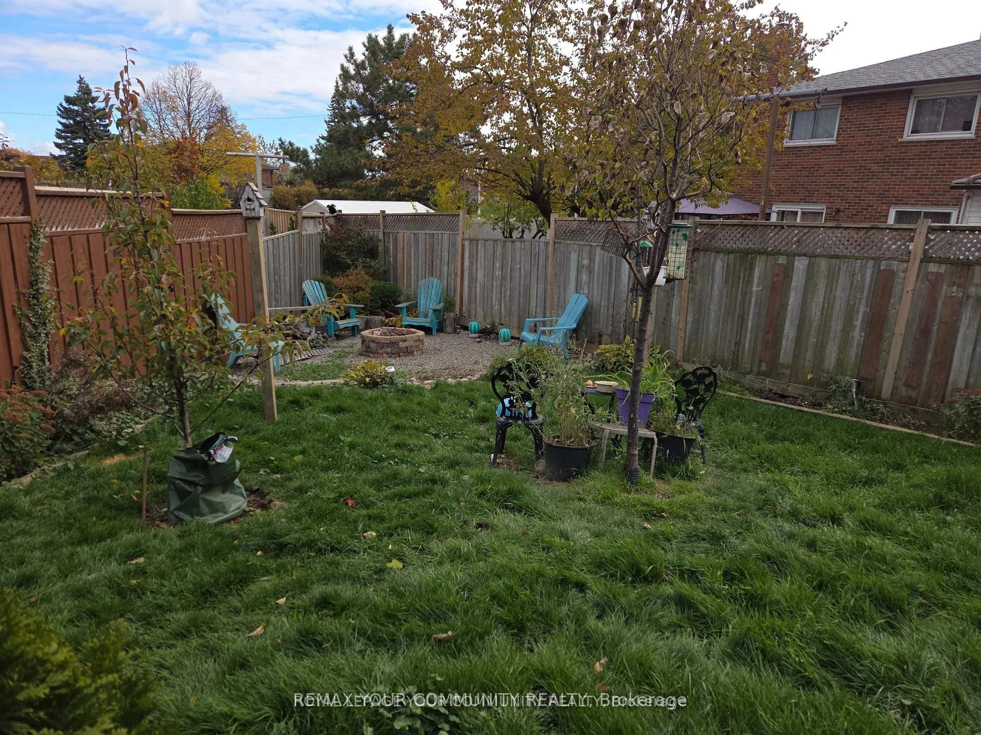 Photo 3 of 9 Stocco Court, Vaughan, West Woodbridge — HOMEH