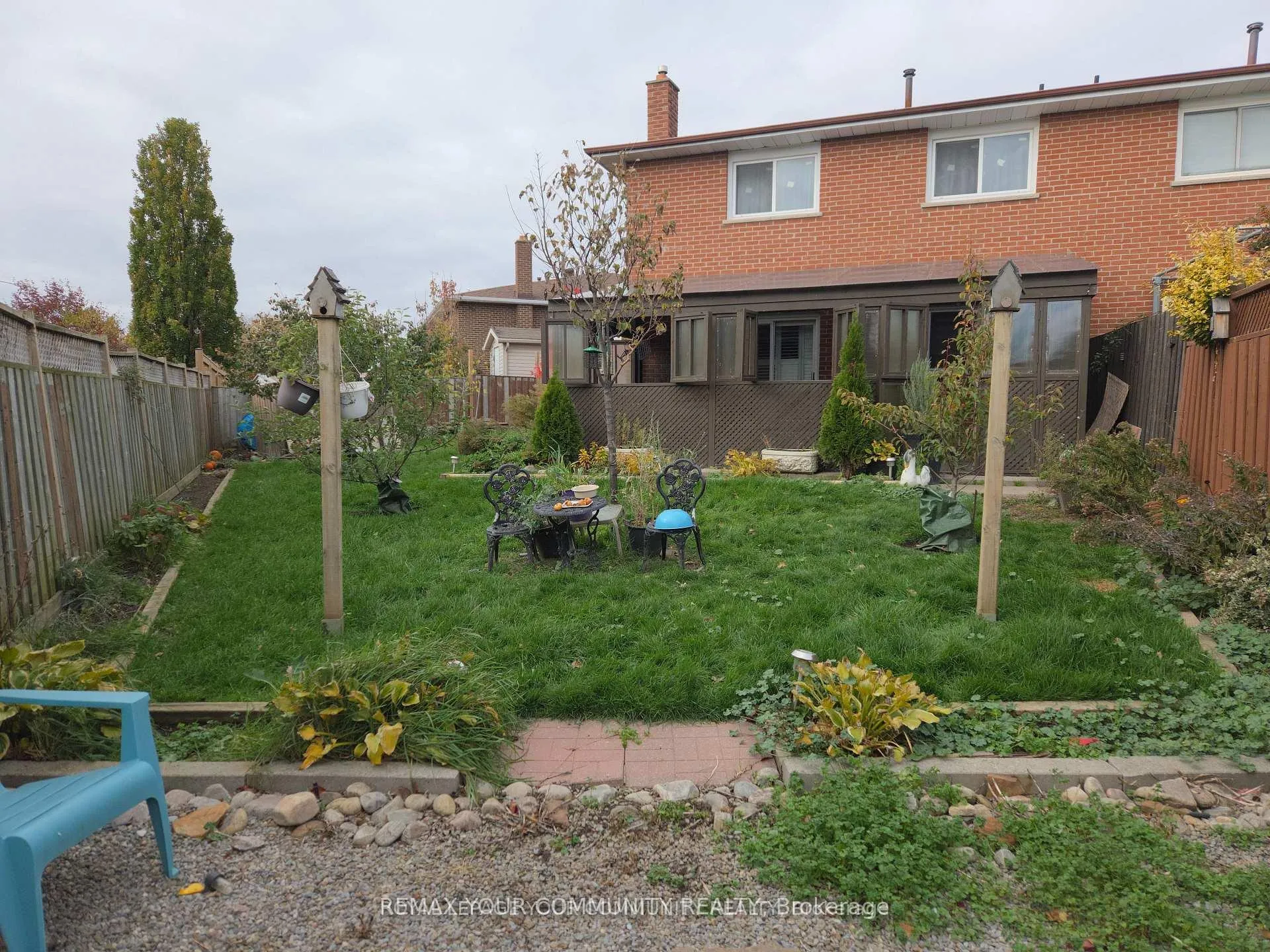 Photo 4 of 9 Stocco Court, Vaughan, West Woodbridge — HOMEH