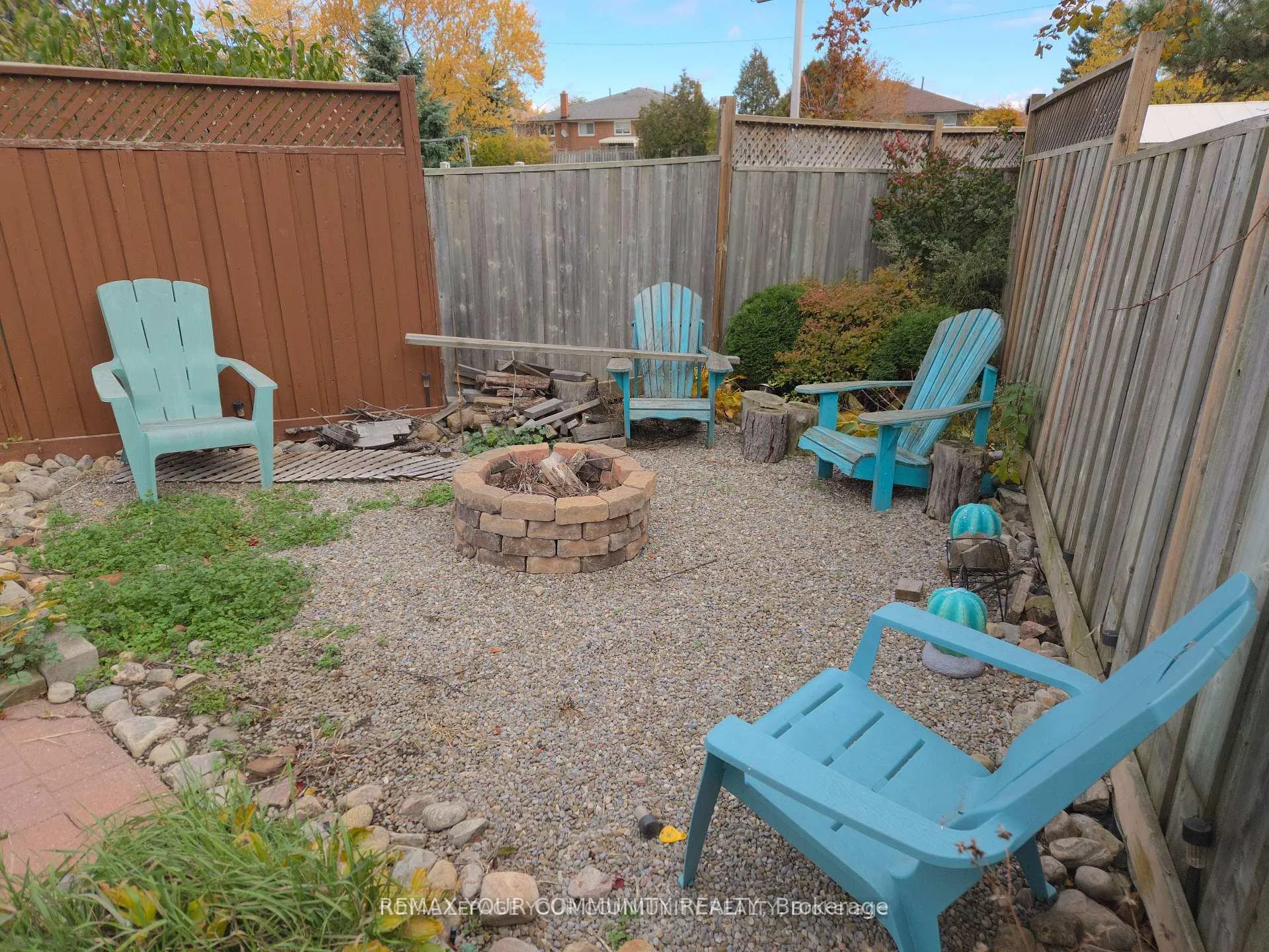 Photo 5 of 9 Stocco Court, Vaughan, West Woodbridge — HOMEH