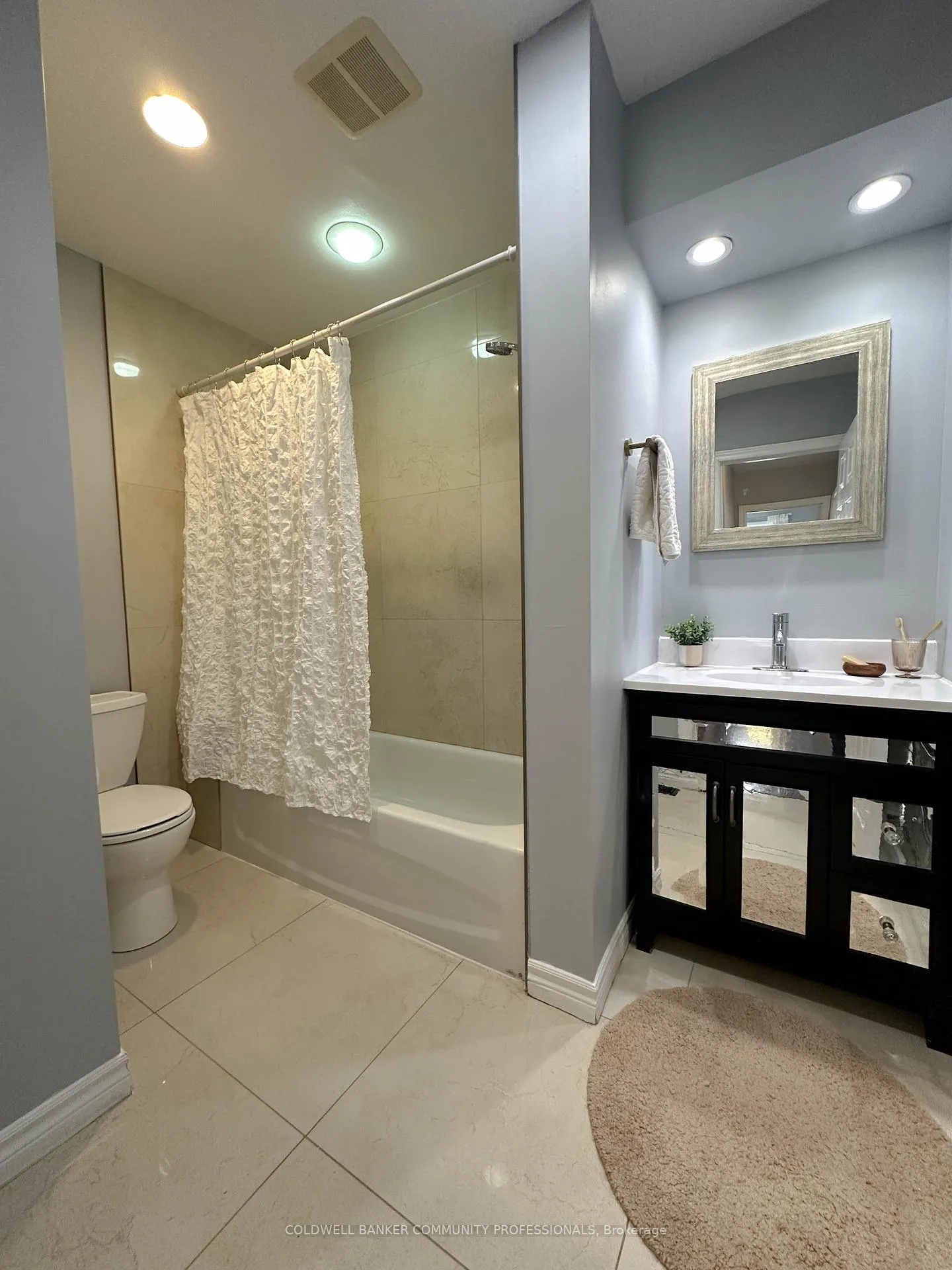 Photo 20 of 17 Rosanne Crescent, Hamilton, Berrisfield — HOMEH
