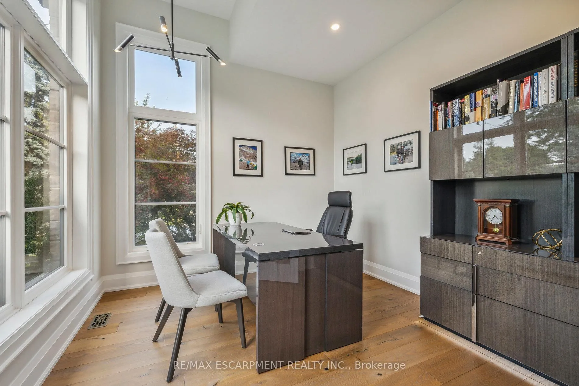 Photo 4 of 60 Garden Avenue, Hamilton, Ancaster — HOMEH