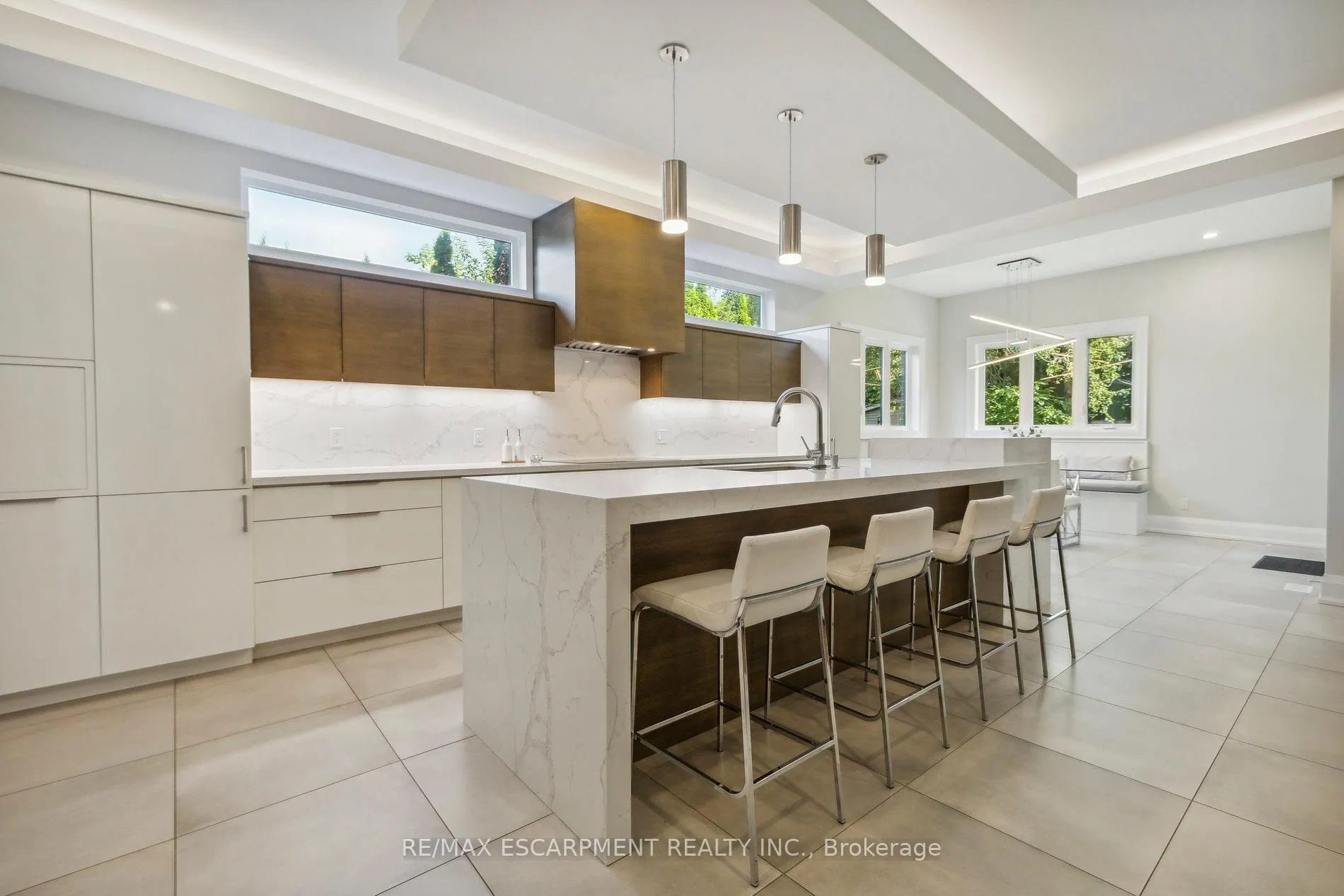 Photo 11 of 60 Garden Avenue, Hamilton, Ancaster — HOMEH
