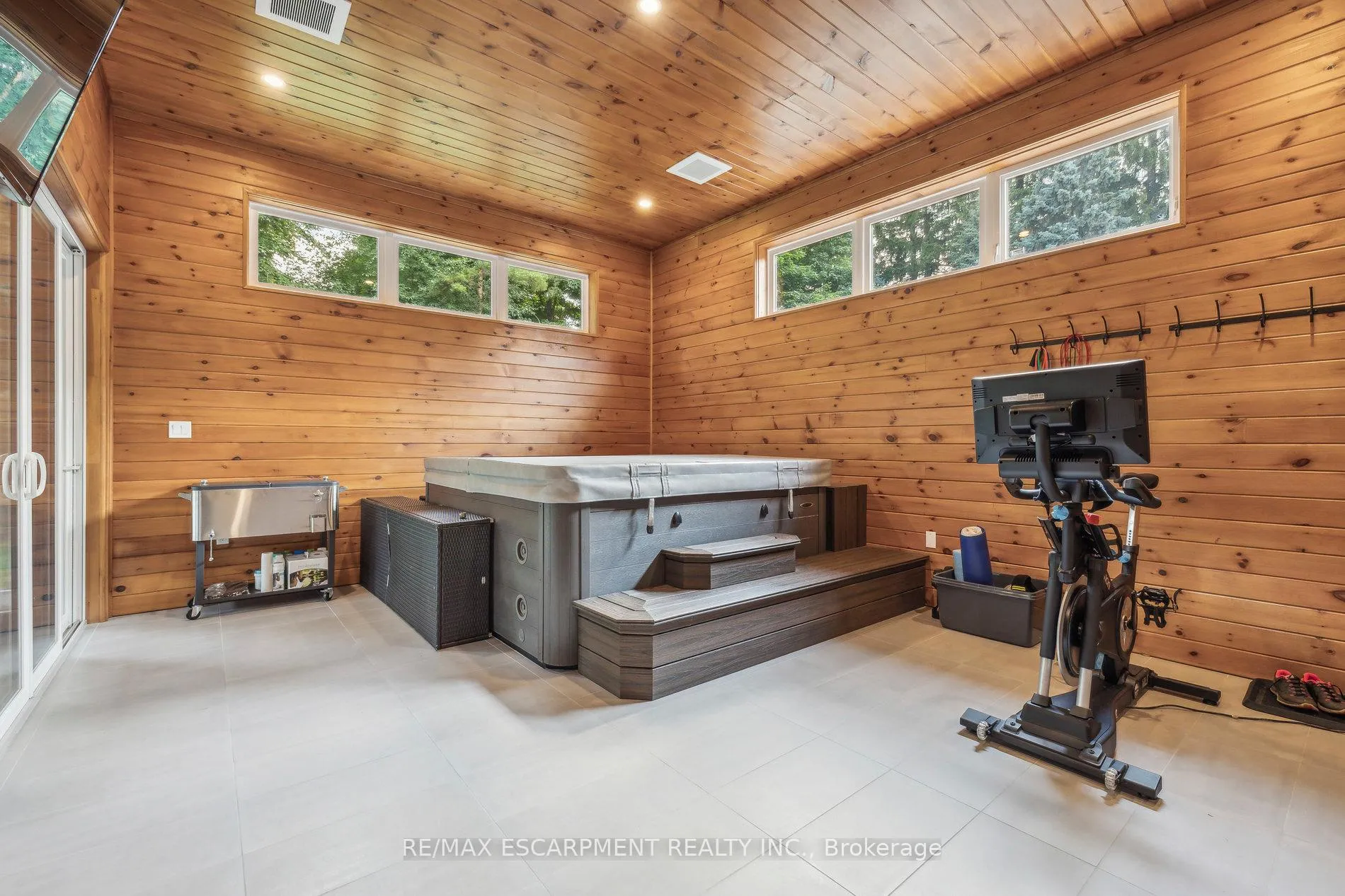 Photo 15 of 60 Garden Avenue, Hamilton, Ancaster — HOMEH
