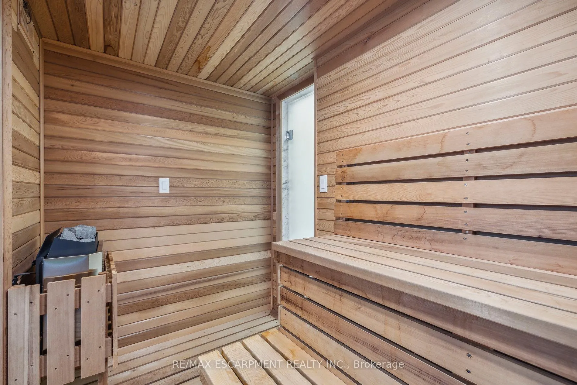 Photo 16 of 60 Garden Avenue, Hamilton, Ancaster — HOMEH
