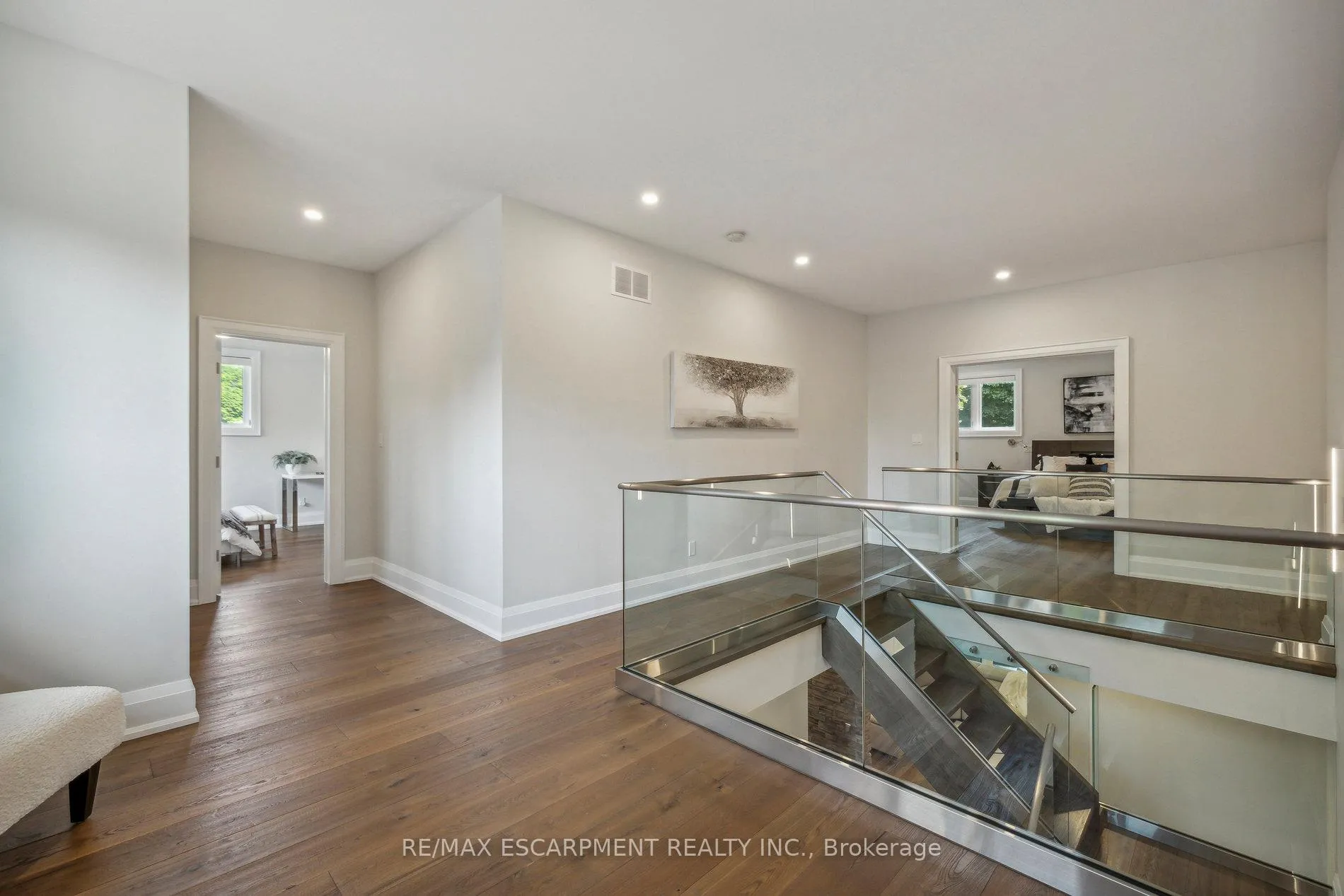 Photo 18 of 60 Garden Avenue, Hamilton, Ancaster — HOMEH