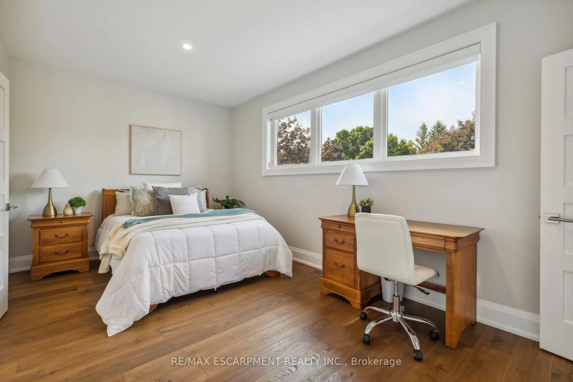 Photo 27 of 60 Garden Avenue, Hamilton, Ancaster — HOMEH