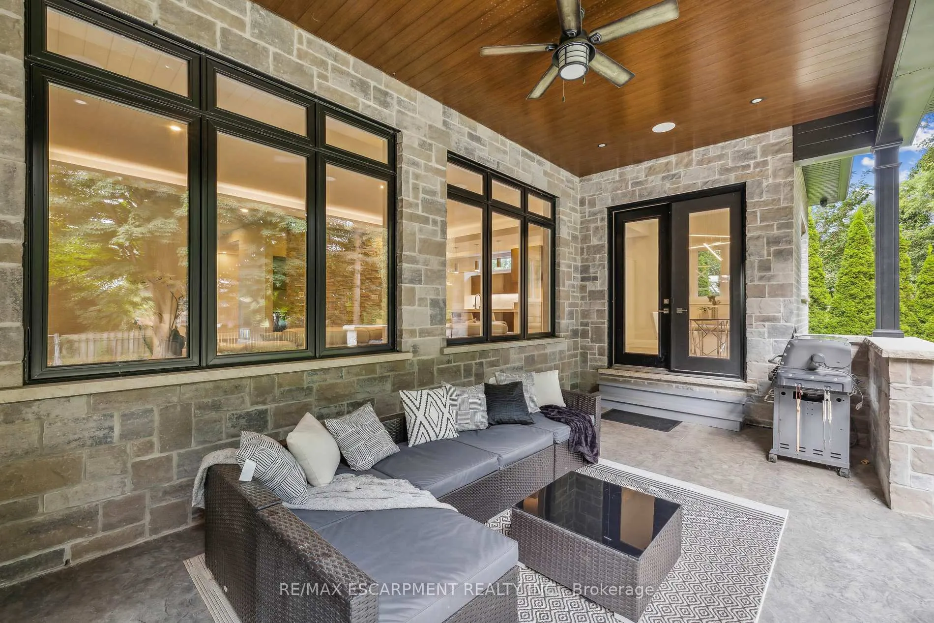 Photo 40 of 60 Garden Avenue, Hamilton, Ancaster — HOMEH