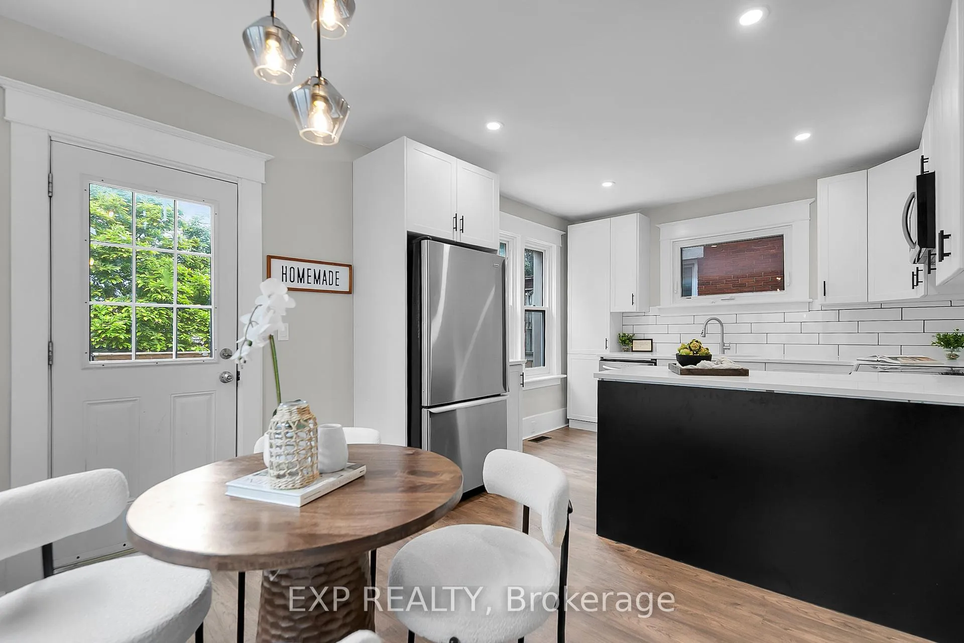 Photo 11 of 267 Front Street, Stratford — HOMEH