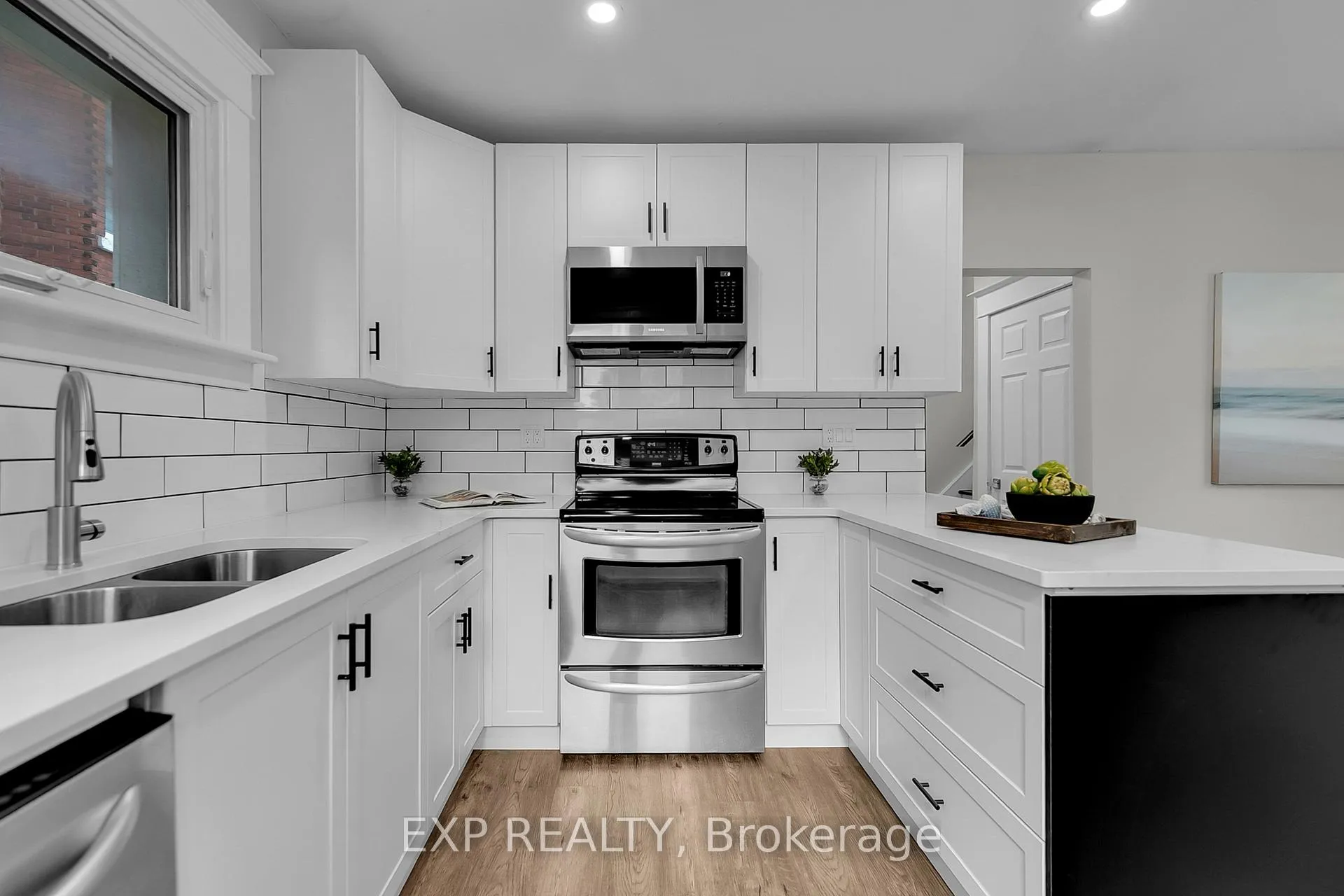 Photo 15 of 267 Front Street, Stratford — HOMEH