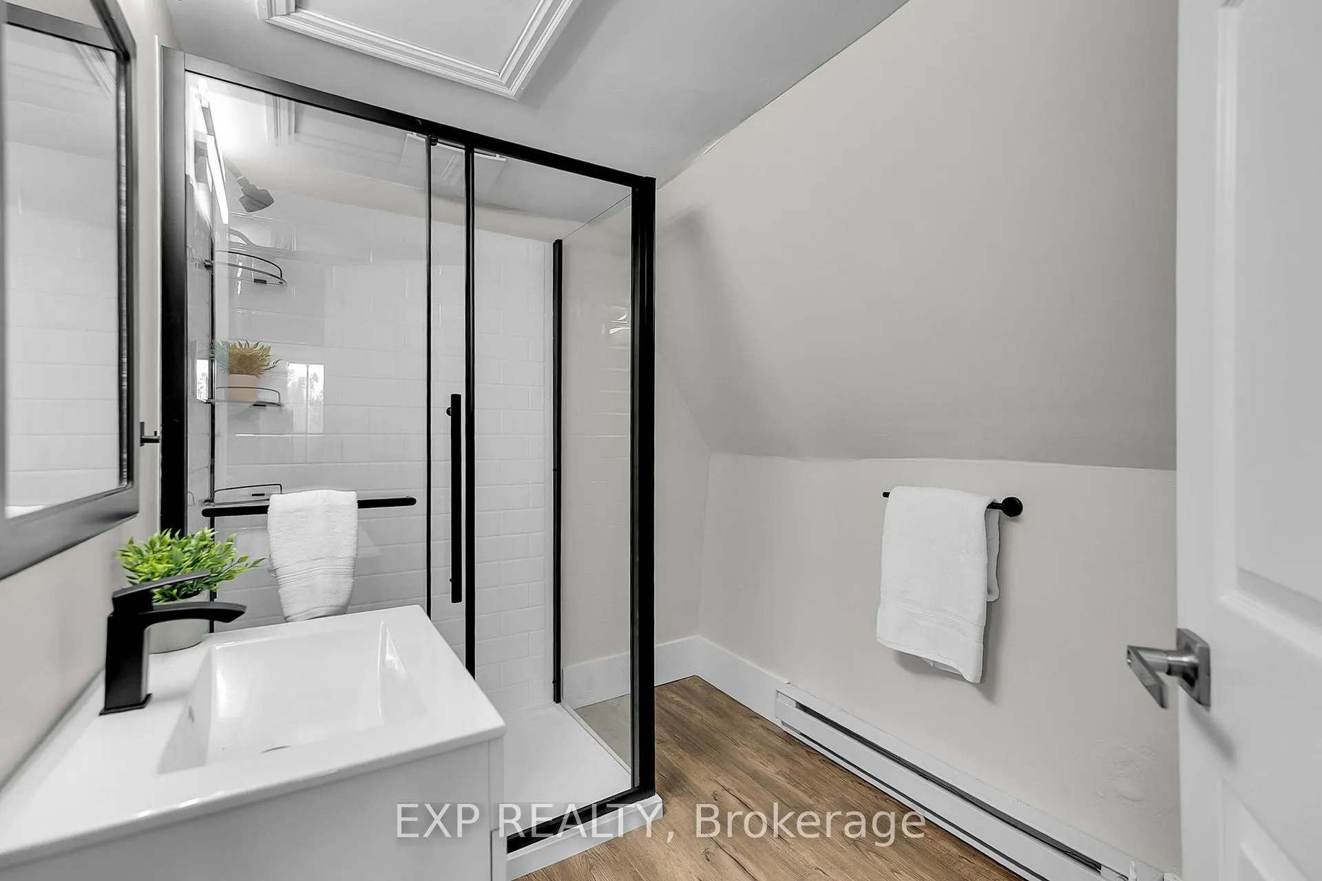 Photo 29 of 267 Front Street, Stratford — HOMEH