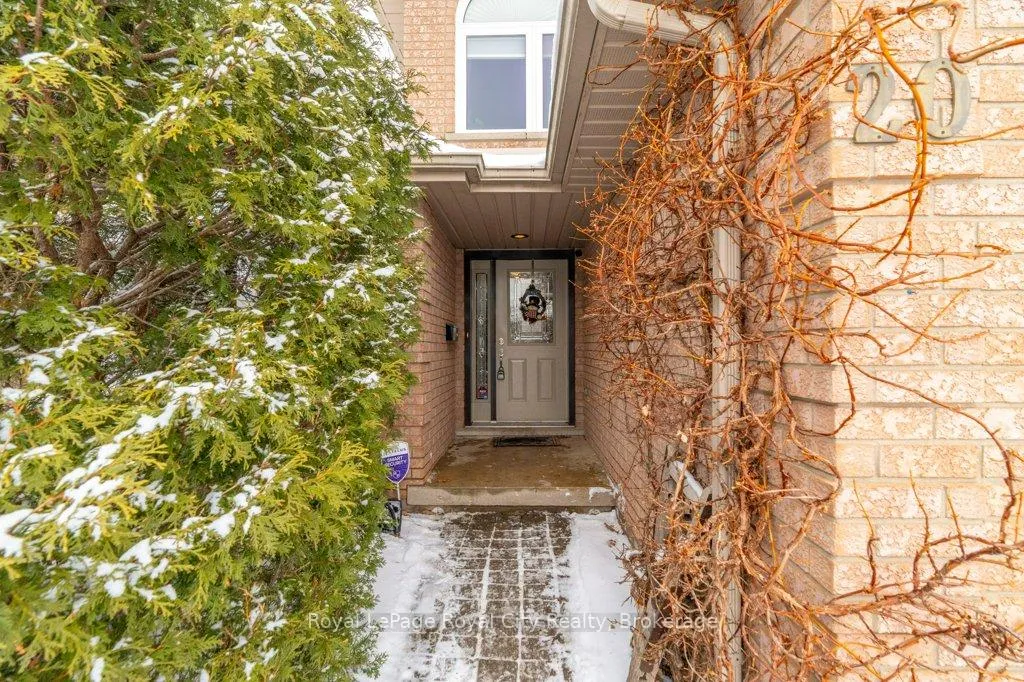 Photo 6 of 20 Tanager Drive, Guelph, Kortright Hills — HOMEH