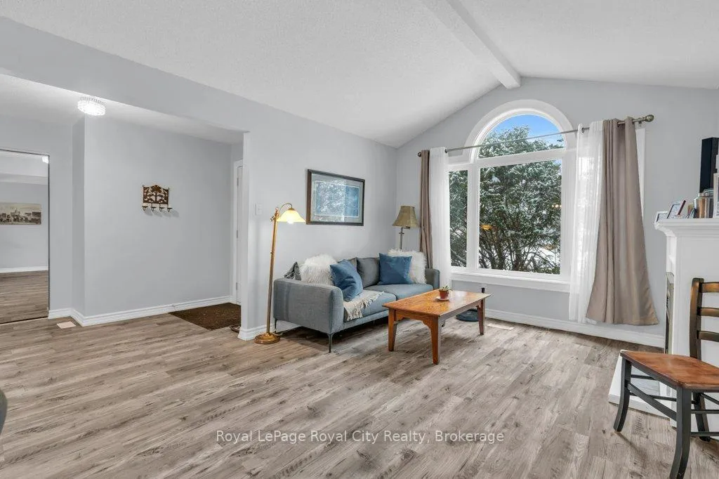 Photo 10 of 20 Tanager Drive, Guelph, Kortright Hills — HOMEH