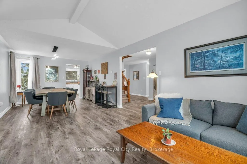 Photo 11 of 20 Tanager Drive, Guelph, Kortright Hills — HOMEH