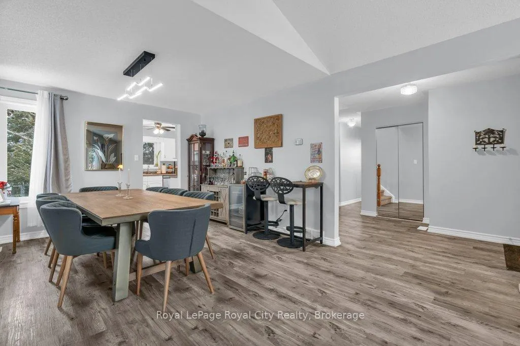 Photo 12 of 20 Tanager Drive, Guelph, Kortright Hills — HOMEH