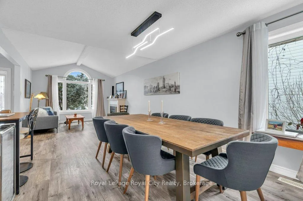 Photo 13 of 20 Tanager Drive, Guelph, Kortright Hills — HOMEH