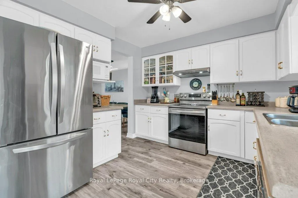 Photo 15 of 20 Tanager Drive, Guelph, Kortright Hills — HOMEH