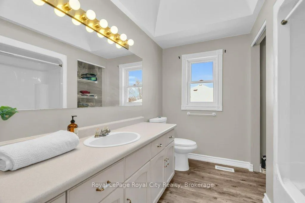 Photo 30 of 20 Tanager Drive, Guelph, Kortright Hills — HOMEH