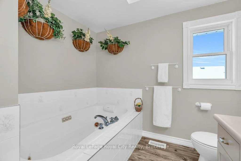 Photo 34 of 20 Tanager Drive, Guelph, Kortright Hills — HOMEH