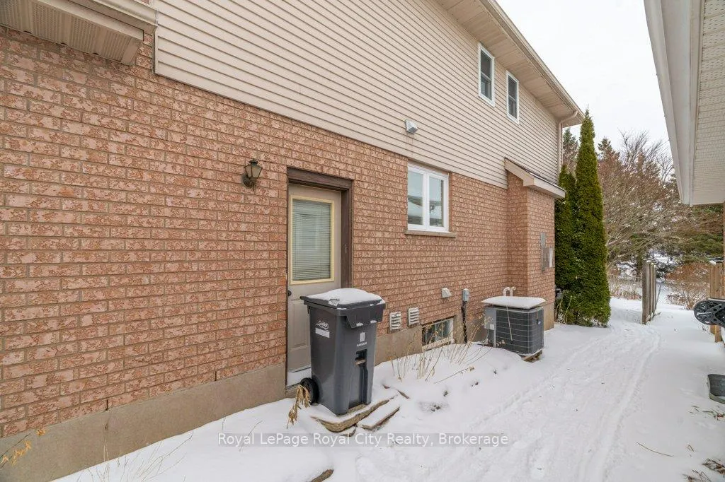Photo 35 of 20 Tanager Drive, Guelph, Kortright Hills — HOMEH