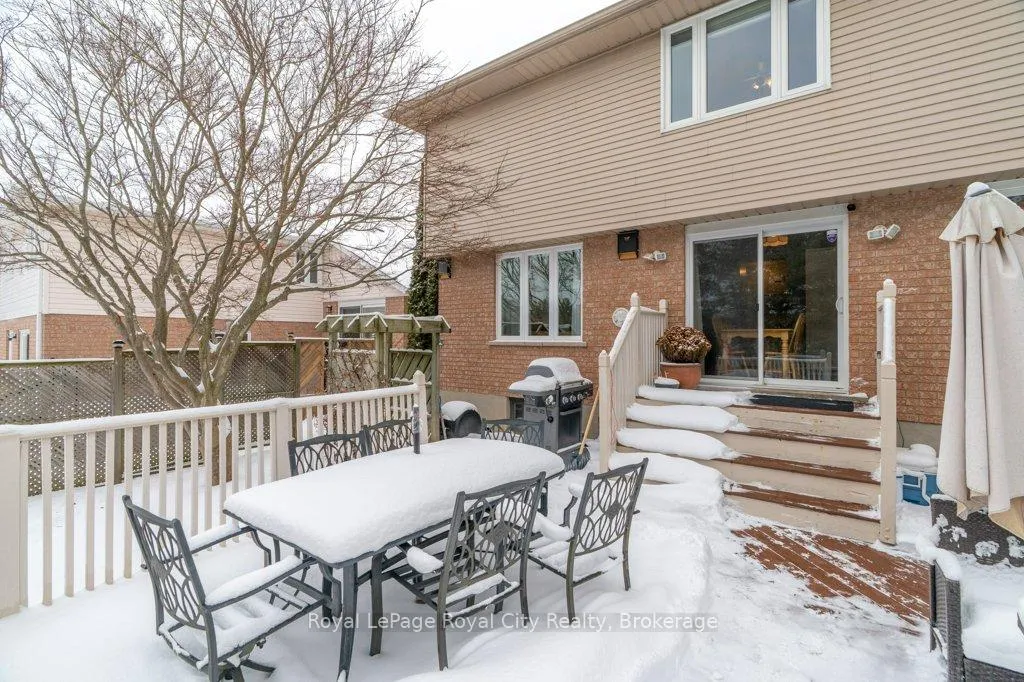 Photo 38 of 20 Tanager Drive, Guelph, Kortright Hills — HOMEH