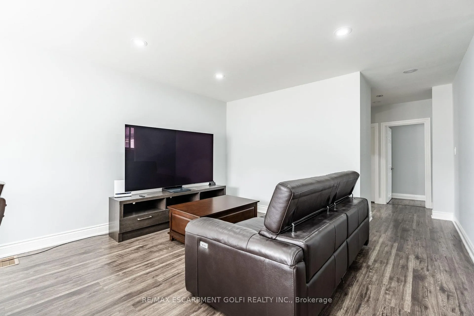 Photo 10 of 119 King Street E, Hamilton, Stoney Creek — HOMEH